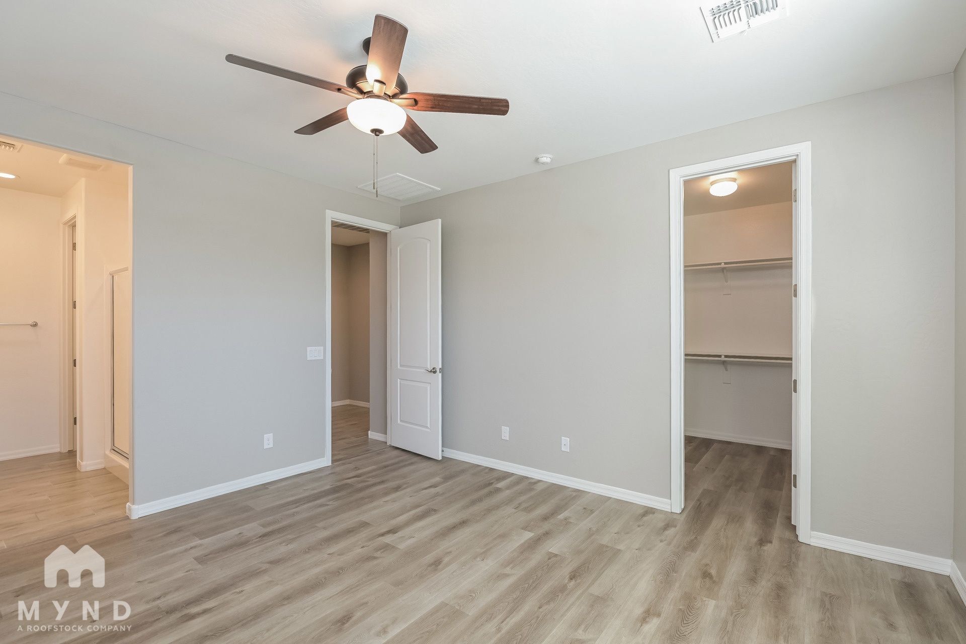 Building Photo - 20887 E Swan Dr