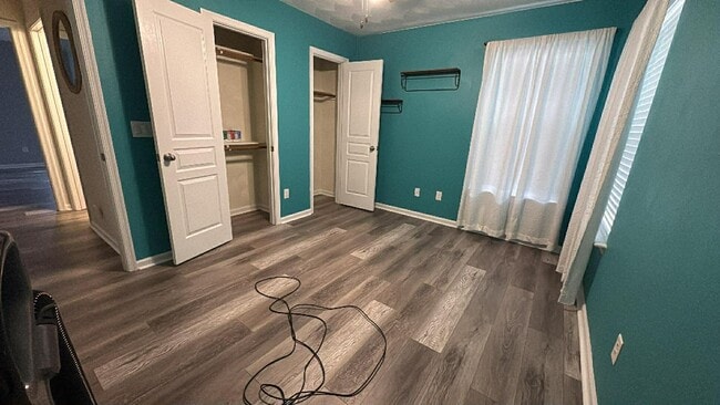 Building Photo - 4060 Kingston Pkwy