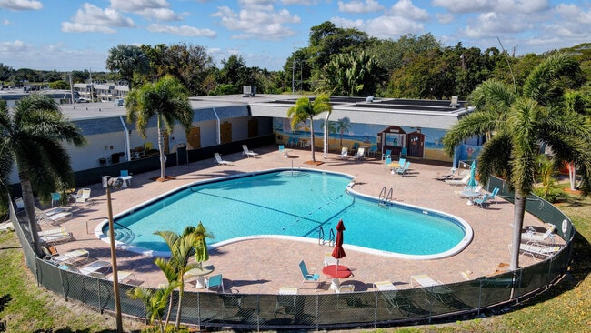 Primary Photo - 3000 Lake Osborne Dr