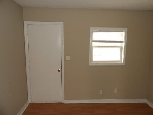 Building Photo - 35 Ashwood Ct