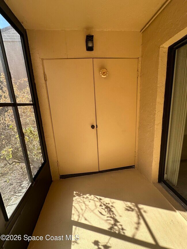 Building Photo - 2709 Golf Lake Cir