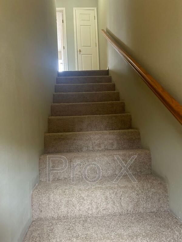 Building Photo - 1009 SE J St