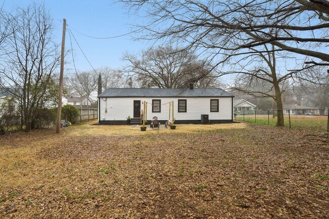 Building Photo - Downtown Greenville Market- Fully Renovate...