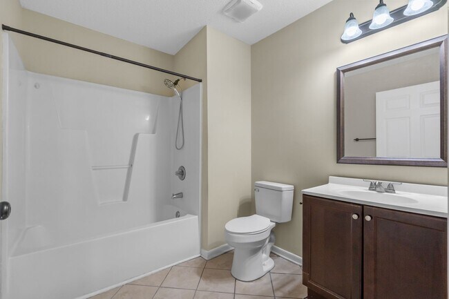 Building Photo - ??You had me at walk-in closet?? 1st Floor Immaculate 1 bedroom for rent in Sunny Myrtle Beach SC!