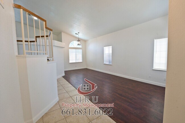 Building Photo - SW-4 bed/3 bath + pool house