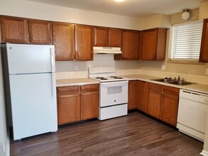 Building Photo - Garfield713 (MK-KS-RB)