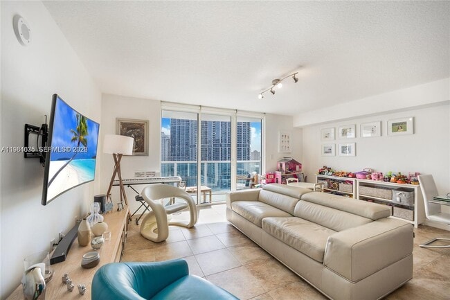 Building Photo - 31 SE 5th St