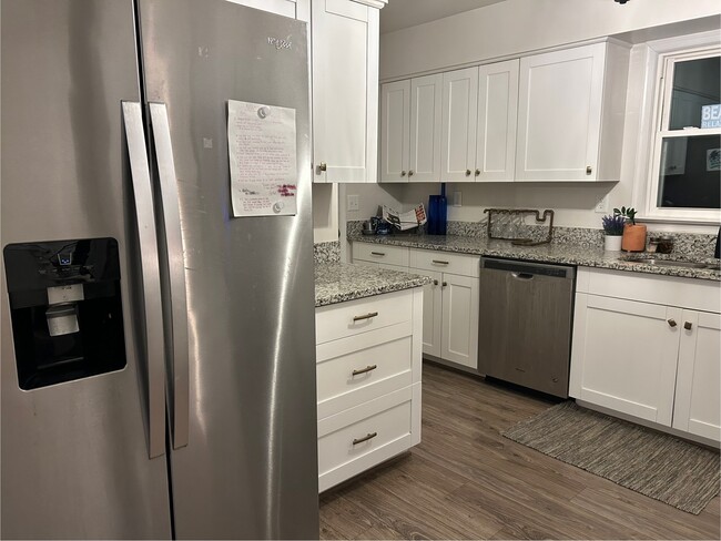 Building Photo - 2401 Ports Landing