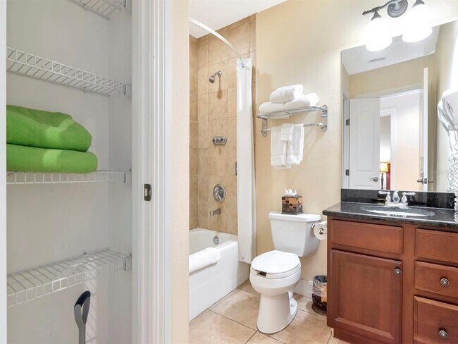 Building Photo - 13941 Clubhouse Dr