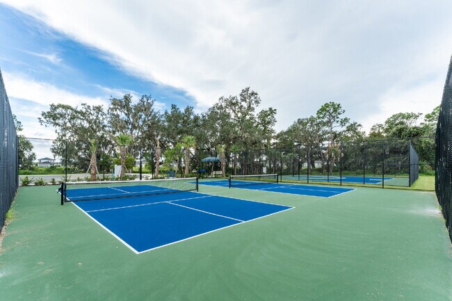 Building Photo - Spacious & Beautifully designed 4 Bedroom/...