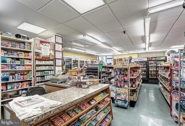 Building Photo - 3705 S George Mason Dr