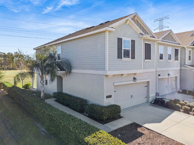 Building Photo - Spacious 3-Bedroom, 2.5 Baths Townhouse Retreat in Prime Orlando Location!