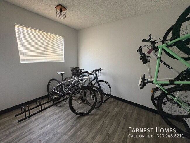 Building Photo - 8740 Tuscany Ave