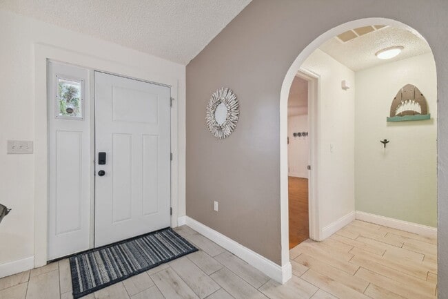 Building Photo - ***PRIVATE HEATED POOL*** Beautiful, Fully-Furnished 3-Bedroom Home Available April 1, 2026!   **...