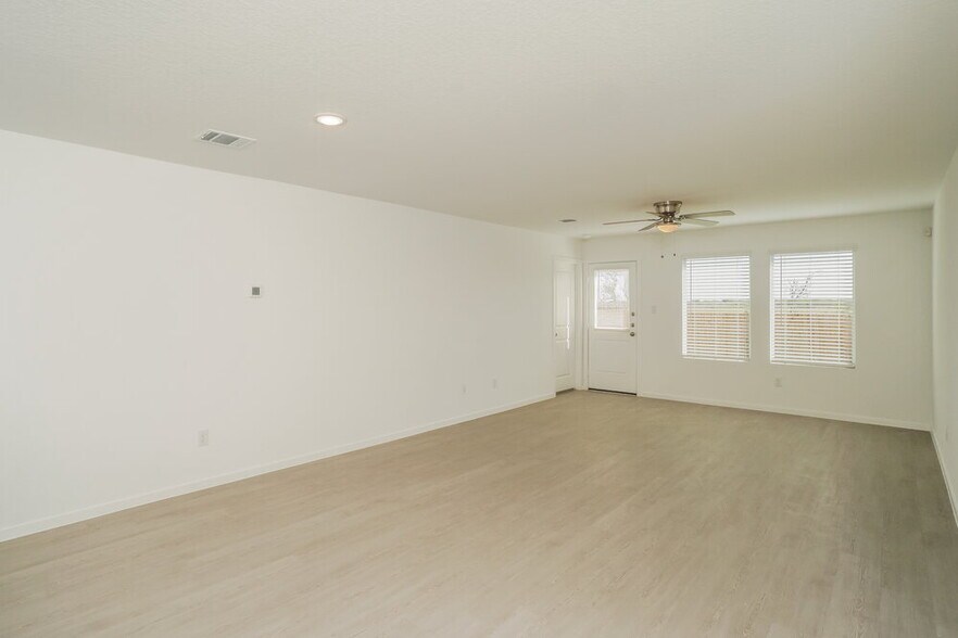 Building Photo - 1826 Musk Rose