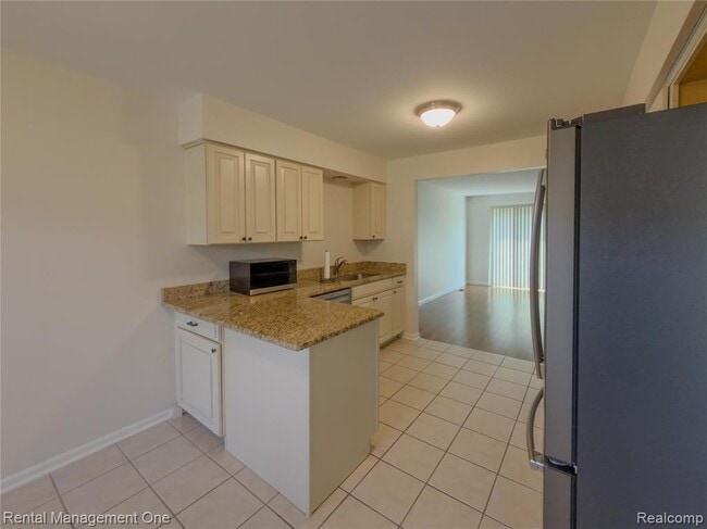 Building Photo - 11575 Lynhurst Dr
