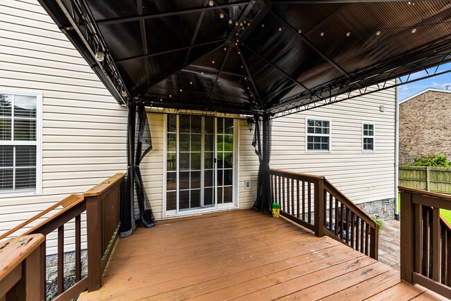 Building Photo - 7020 Timber Oak Dr