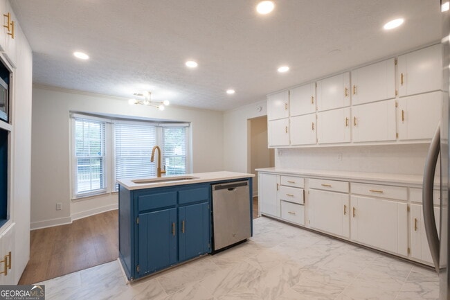 Building Photo - 2688 Benton Dr