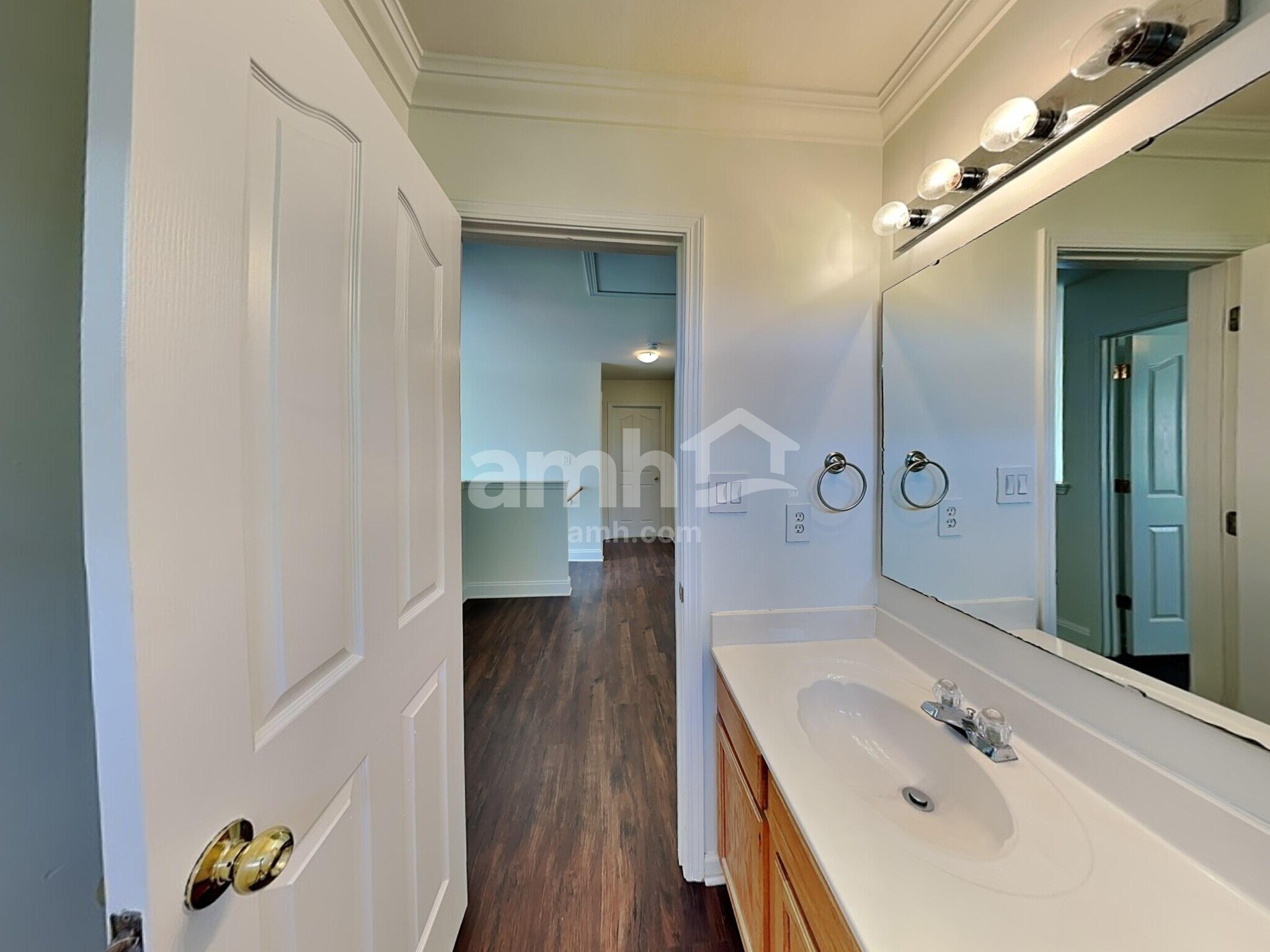 Building Photo - 193 Mott Rd