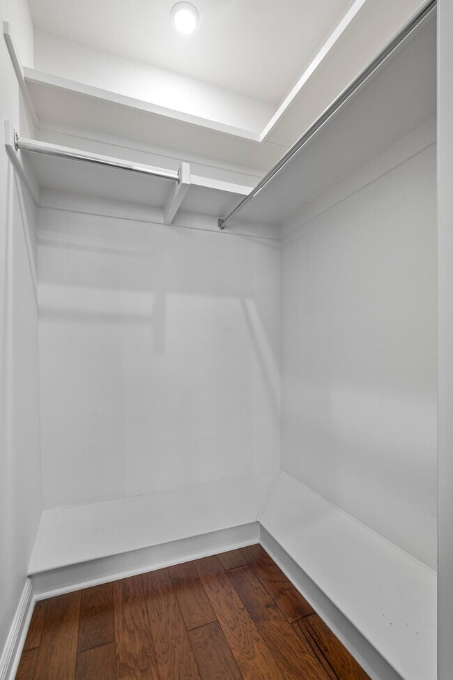 Building Photo - 17 Jeffrey Way