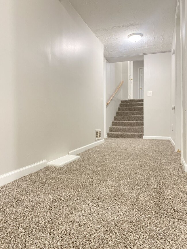 Building Photo - 4420 N 48th St