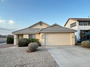 Building Photo - SINGLE LEVEL HOUSE ON CORNER LOT