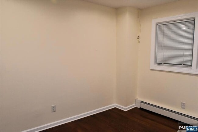 Building Photo - 139 Ray St