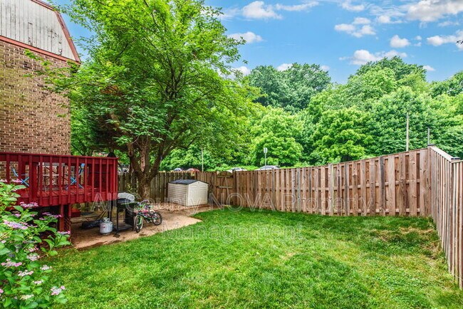 Building Photo - 10343 Bushman Dr