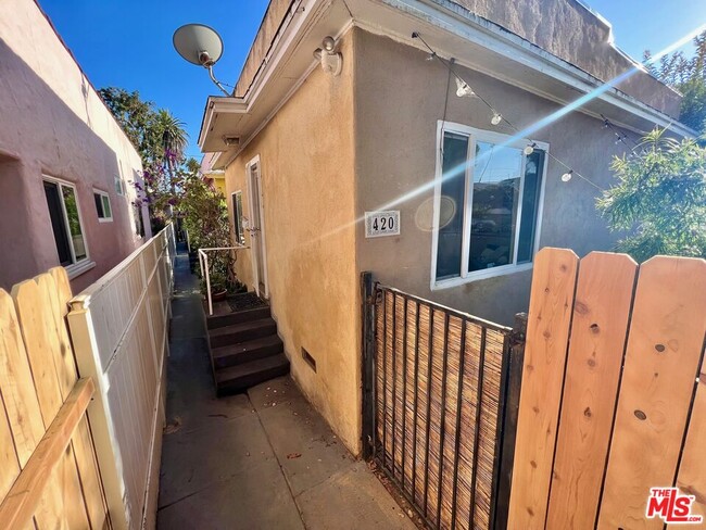 Building Photo - 420 Altair Pl
