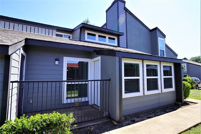 Building Photo - 9696 Walnut St