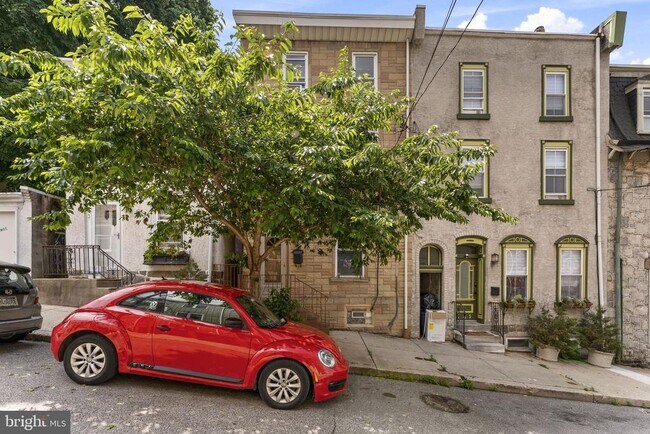 Building Photo - 183 Markle St