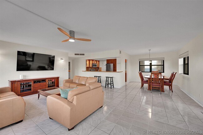 Building Photo - 3800 Galt Ocean Dr