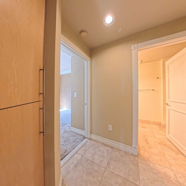 Building Photo - Luxury Mid-Rise | Guard Gated | Underground Garage Area | Resort Style Amenities