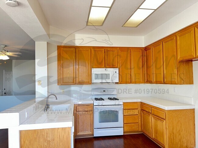 Building Photo - 2241 Lago Ventana