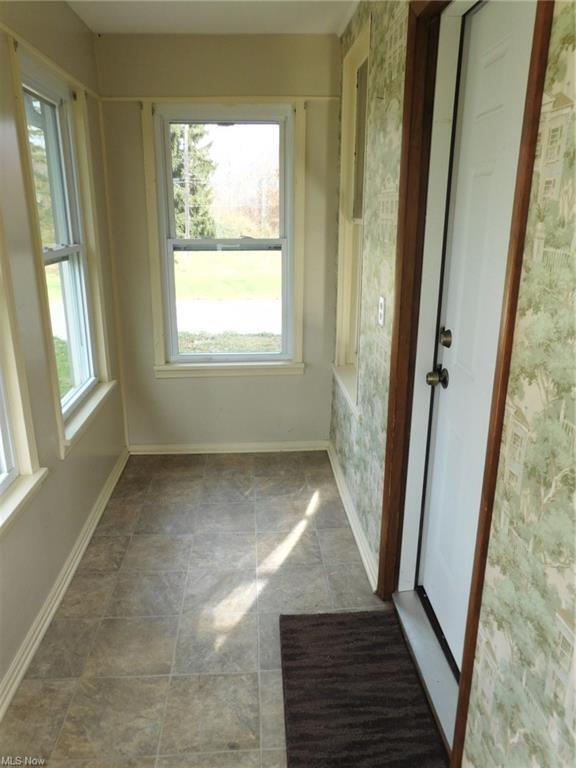 Building Photo - 16 S Hubbard Rd