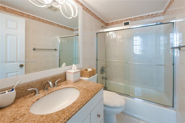 Building Photo - 801 Brickell Bay Dr