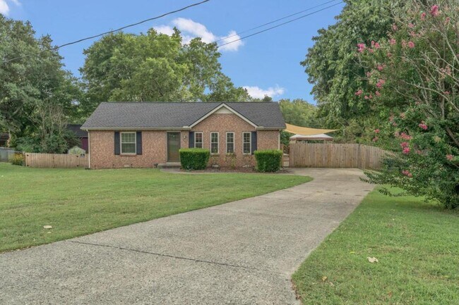 Building Photo - 459 Trina St