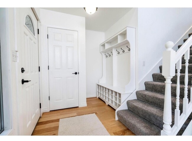 Building Photo - 60642 Devon Cir