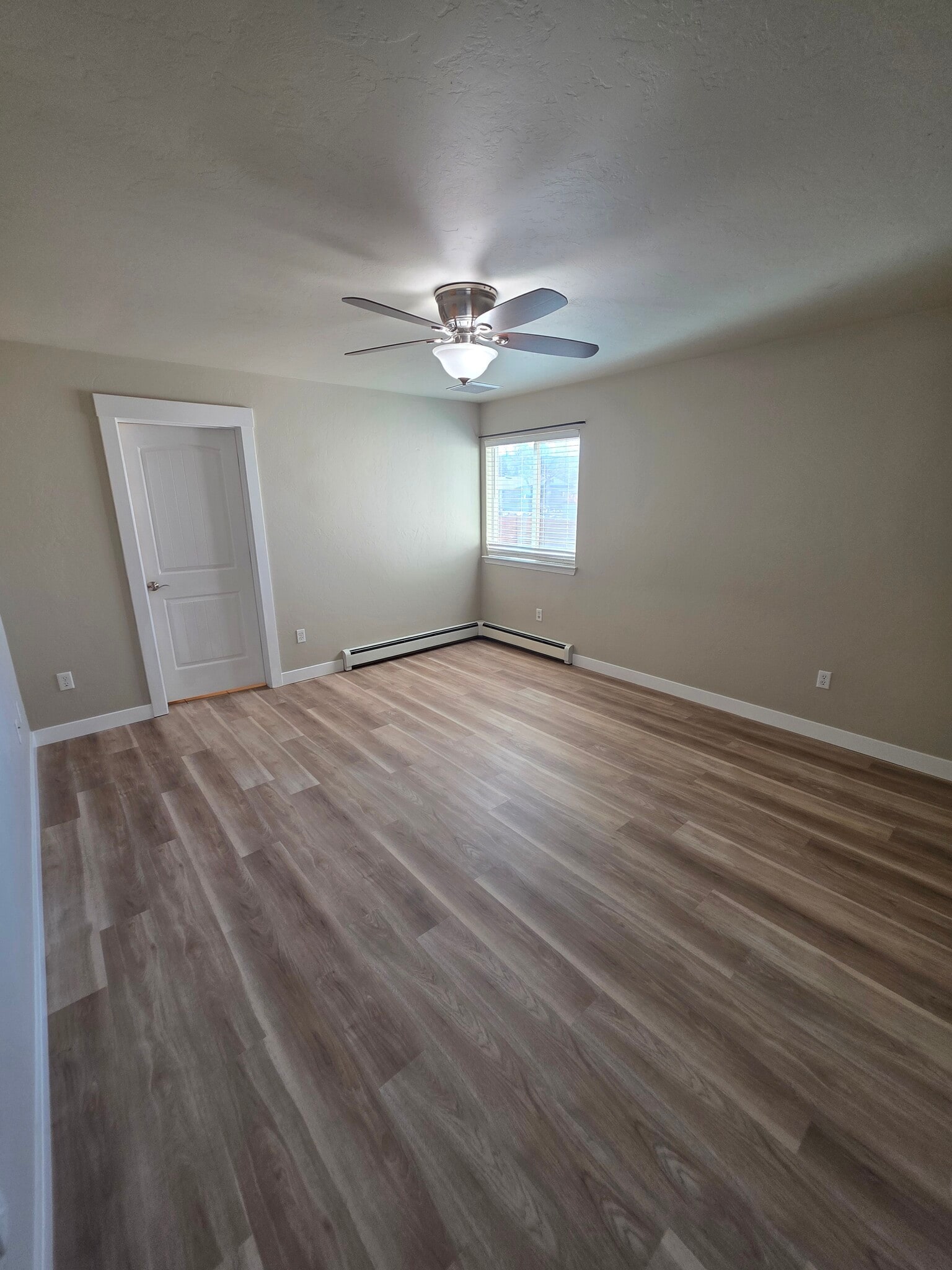 Building Photo - 308 N Mulberry St