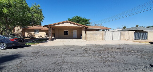 Building Photo - Beautifully 3-bedroom, 1-bathroom apartment