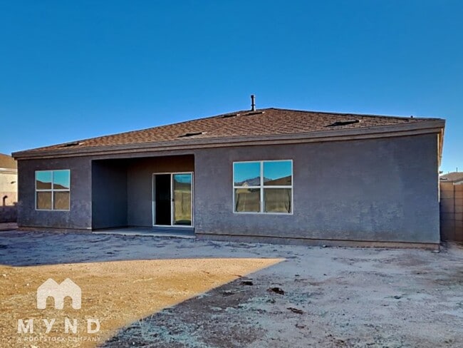 Building Photo - 7470 W Corona Rd