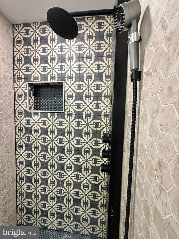 Building Photo - 7773 Shootingstar Dr