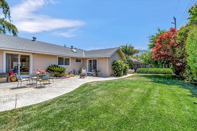 Building Photo - Available for July 1st Move In