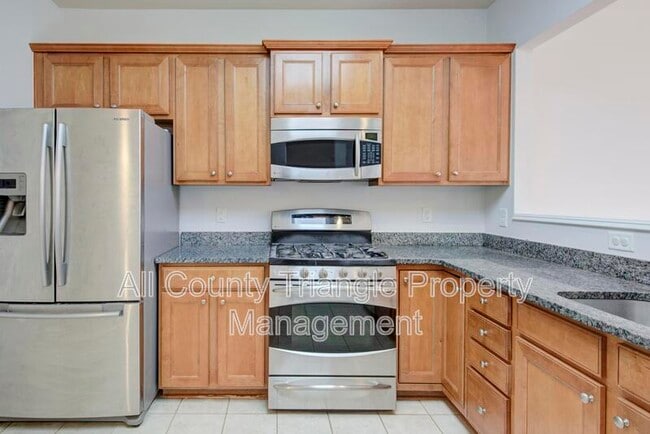 Building Photo - 408 Dyersville Dr