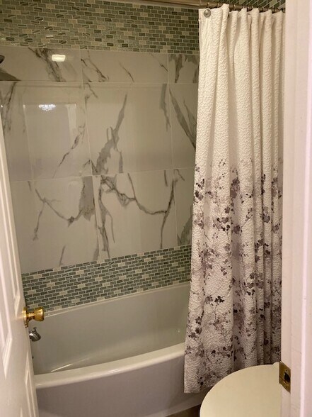 Building Photo - 2308 Schader Dr