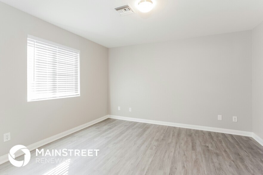 Building Photo - 4345 E Philadelphia Ave