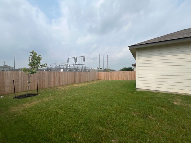 Building Photo - Beautiful 4/2.5 home in Hannah Heights