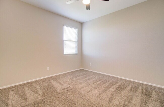 Building Photo - 42098 W Balsa Dr