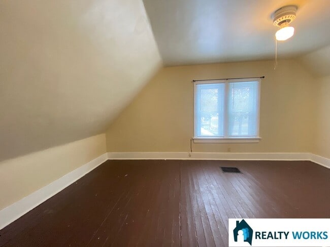 Building Photo - Adorable 2 bed 2 bath house!