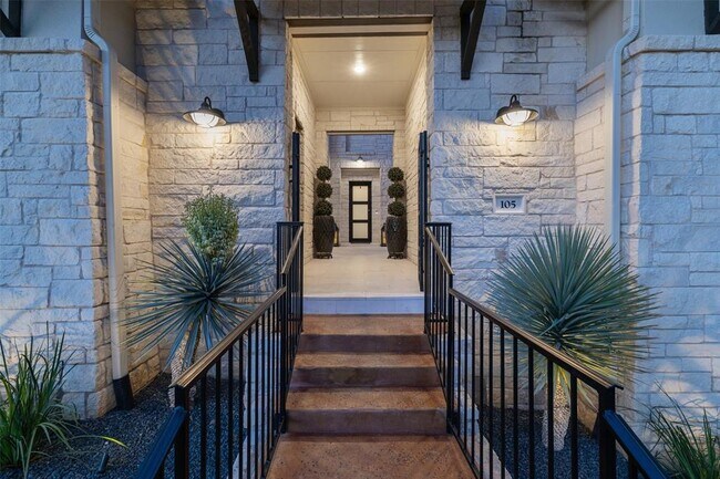 Building Photo - 105 Bisset Ct